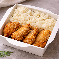 Mfood.kz Филе тилапии темпура с рисом и сливочным соусом 300 гр