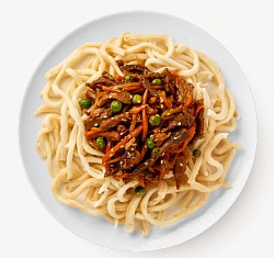 Mfood.kz Вок-лапша с говядиной и овощами, 300г